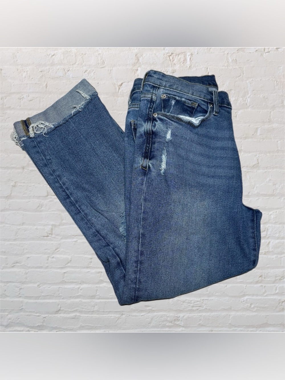 Kensie Blue Med Wash Vintage Luxe Distressed Slim Jeans w/ Cropped Ankle in 6/28